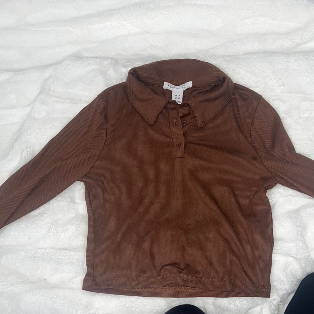 Medium brown long sleeve crop top